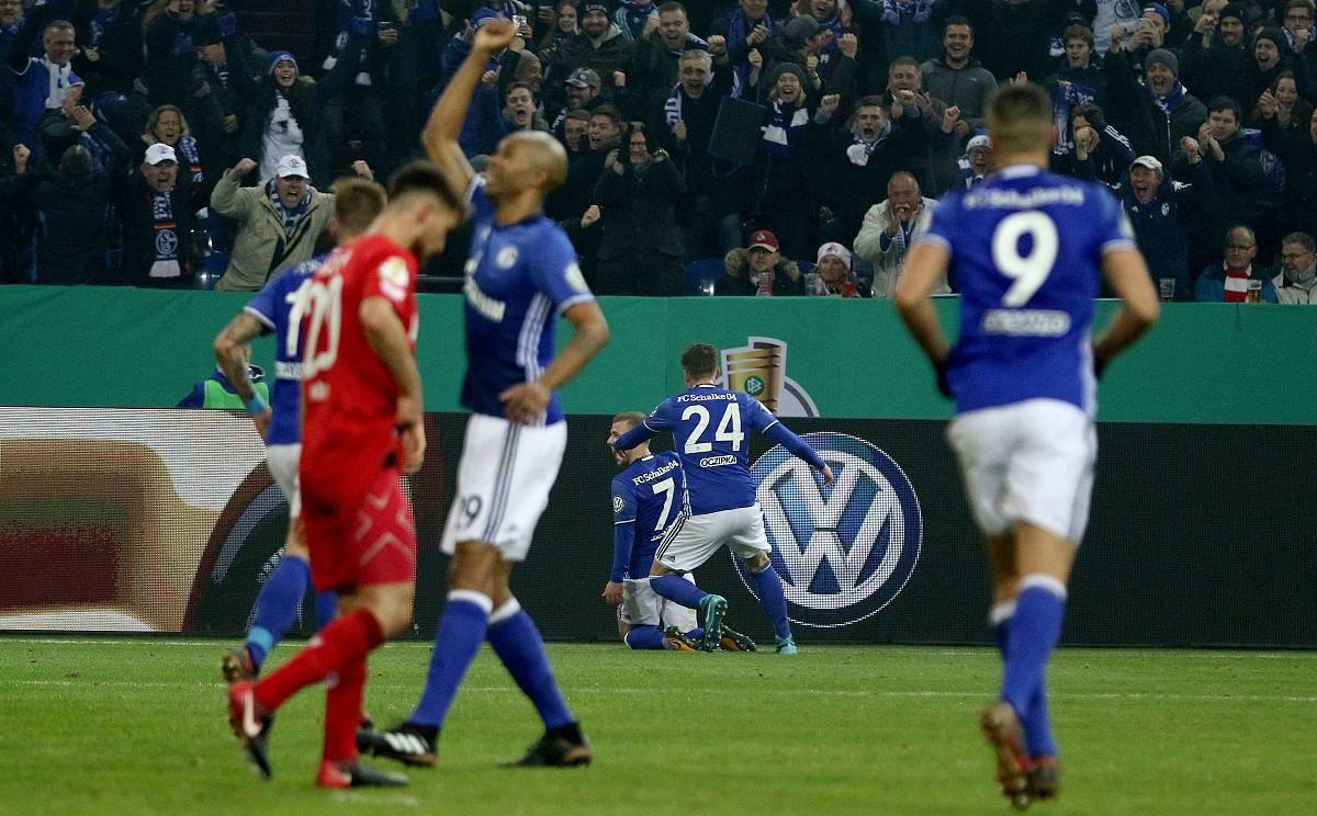 包含汉堡球队稳定发挥，夺得胜利的词条