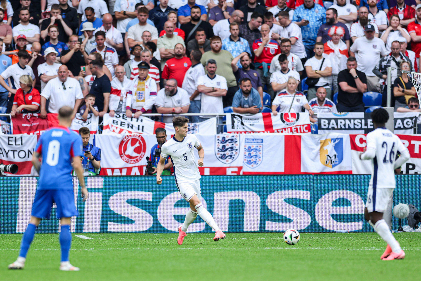 英格兰队豪取三分,晋级欧洲预选赛 英格兰队豪取三分,晋级欧洲预选赛